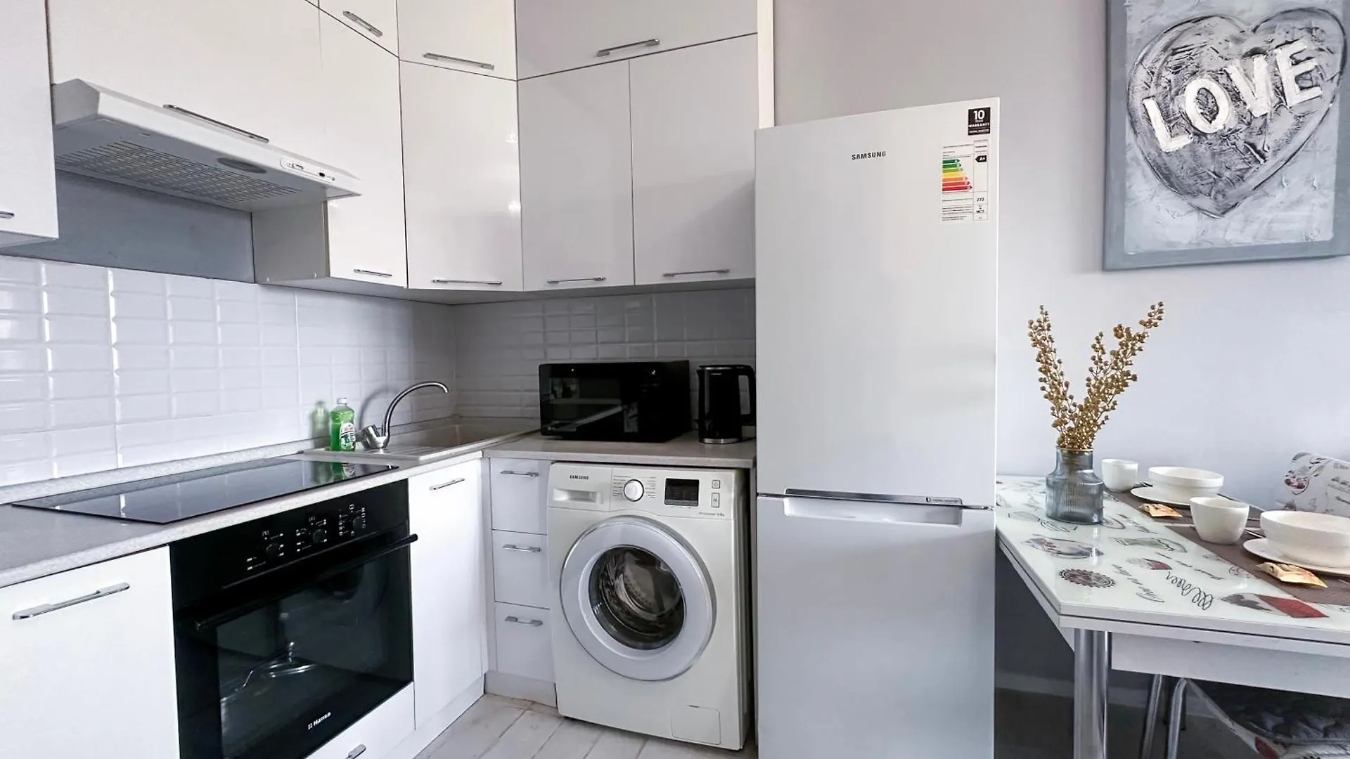 Красивая Студия В 10Мин От Метро Almaty Apartment
